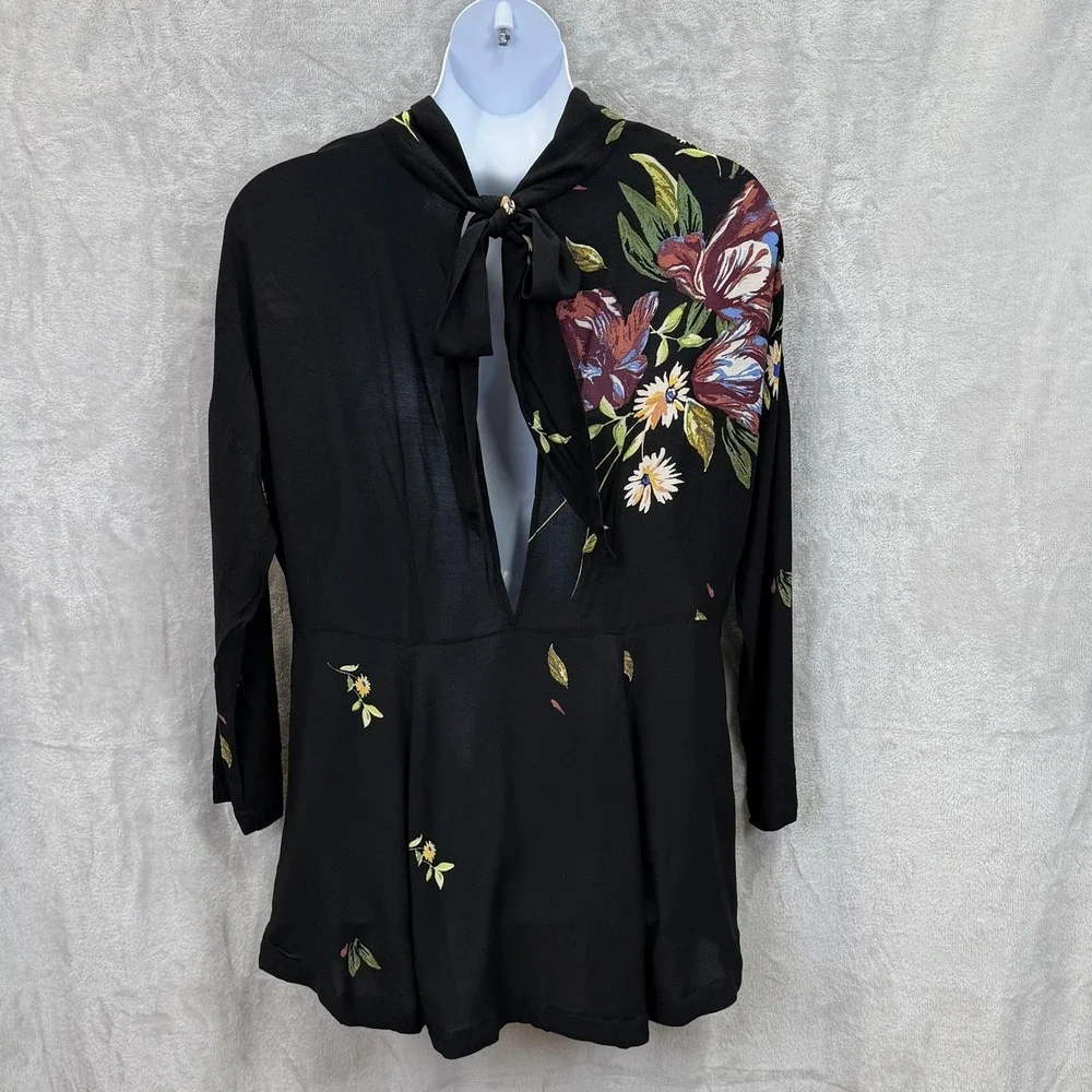 Free People Gemma Tunic‎ Womens L Black Floral Keyhole Mock Neck Blouse Shirt